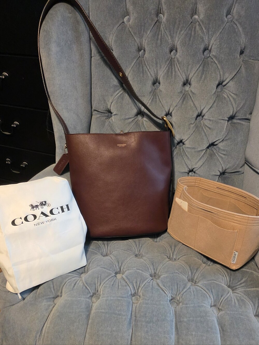 Coach Bleecker Bucket Bag Merlot Natural Grain Leather + Organizer EUC.